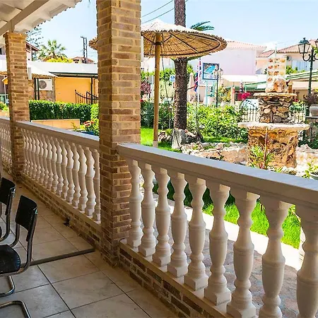 Tom & John Center Lejlighedshotel 3*