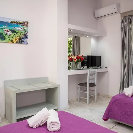 Lejlighedshotel Tom & John Center 3*