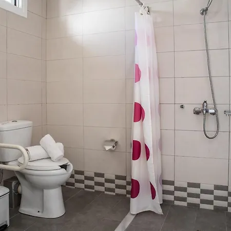 מלון דירות Tom & John Center טסיליבי