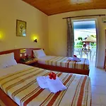 Tom & John Center Lejlighedshotel 3*