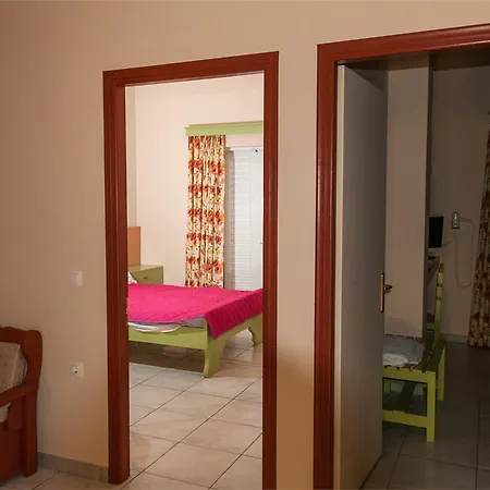 Tom & John Center Lejlighedshotel 4*