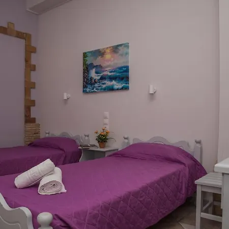 Aparthotel Tom & John Center 3*