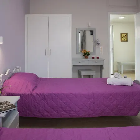 Aparthotel Tom & John Center 3*