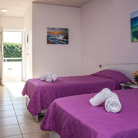 Tom & John Center 3* Tsilivi (Zakynthos)