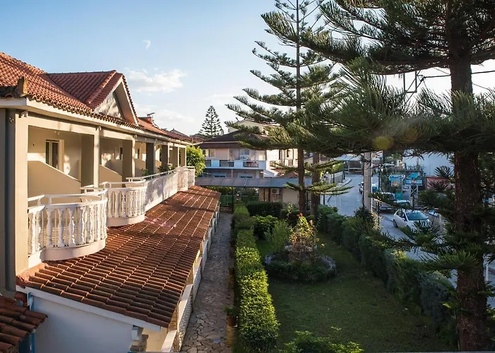 Tom & John Center 3*