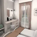 Tom & John Center Aparthotel