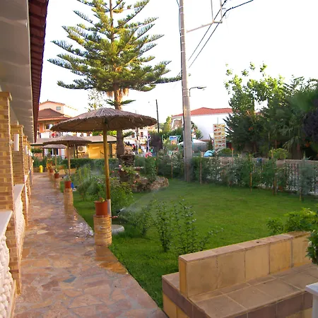 Tom & John Center 3*