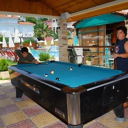 Tom & John Center 3* Tsilivi (Zakynthos)