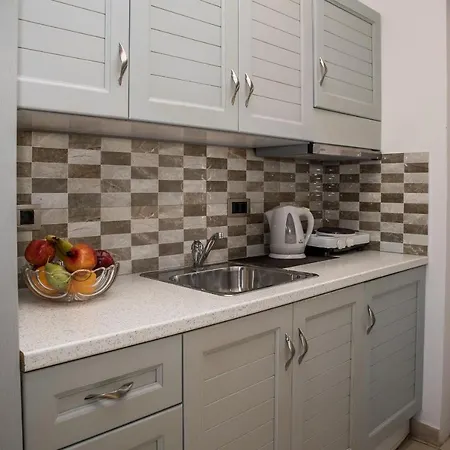 מלון דירות Tom & John Center טסיליבי