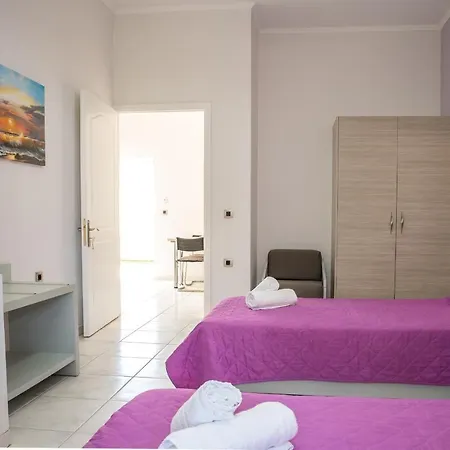 Apart Otel Tom & John Center 3*