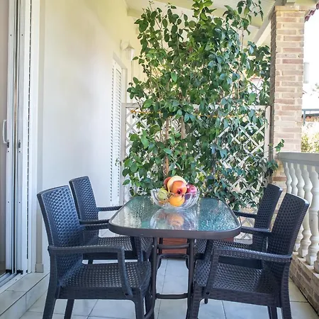 Tom & John Center 3*