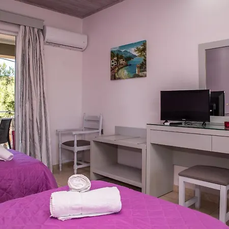 Tom & John Center Tsilivi (Zakynthos)