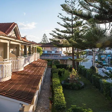 Tom & John Center 3*