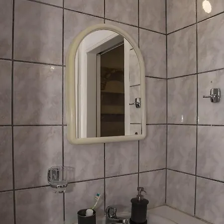 מלון דירות Tom & John Center