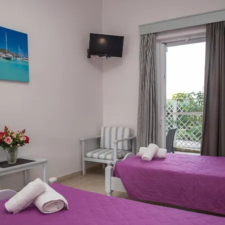 מלון דירות Tom & John Center